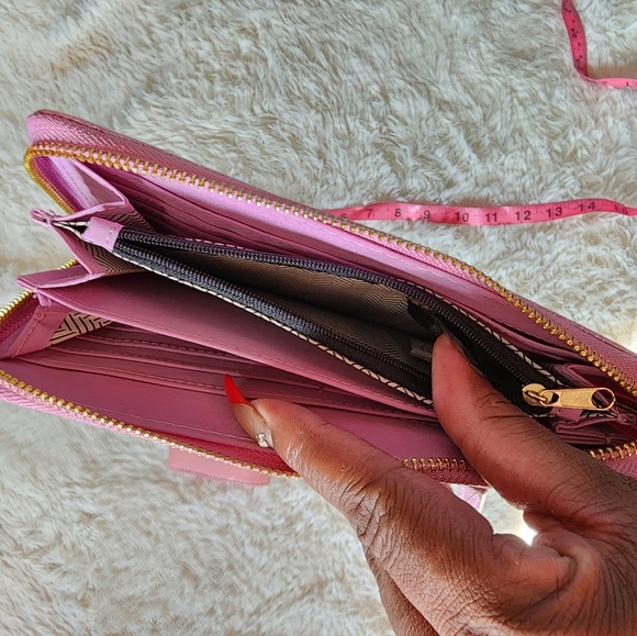 SOLD* 5/$25 New! [Kenneth Cole] 2 Pink Clutch Wallets - Picture 6 of 13
